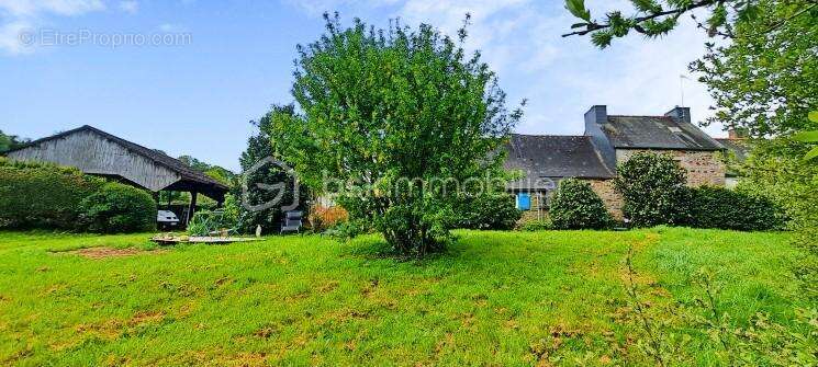 Maison à POULLAOUEN
