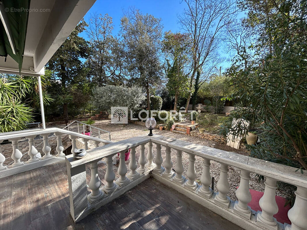 Appartement à MARSEILLE-9E