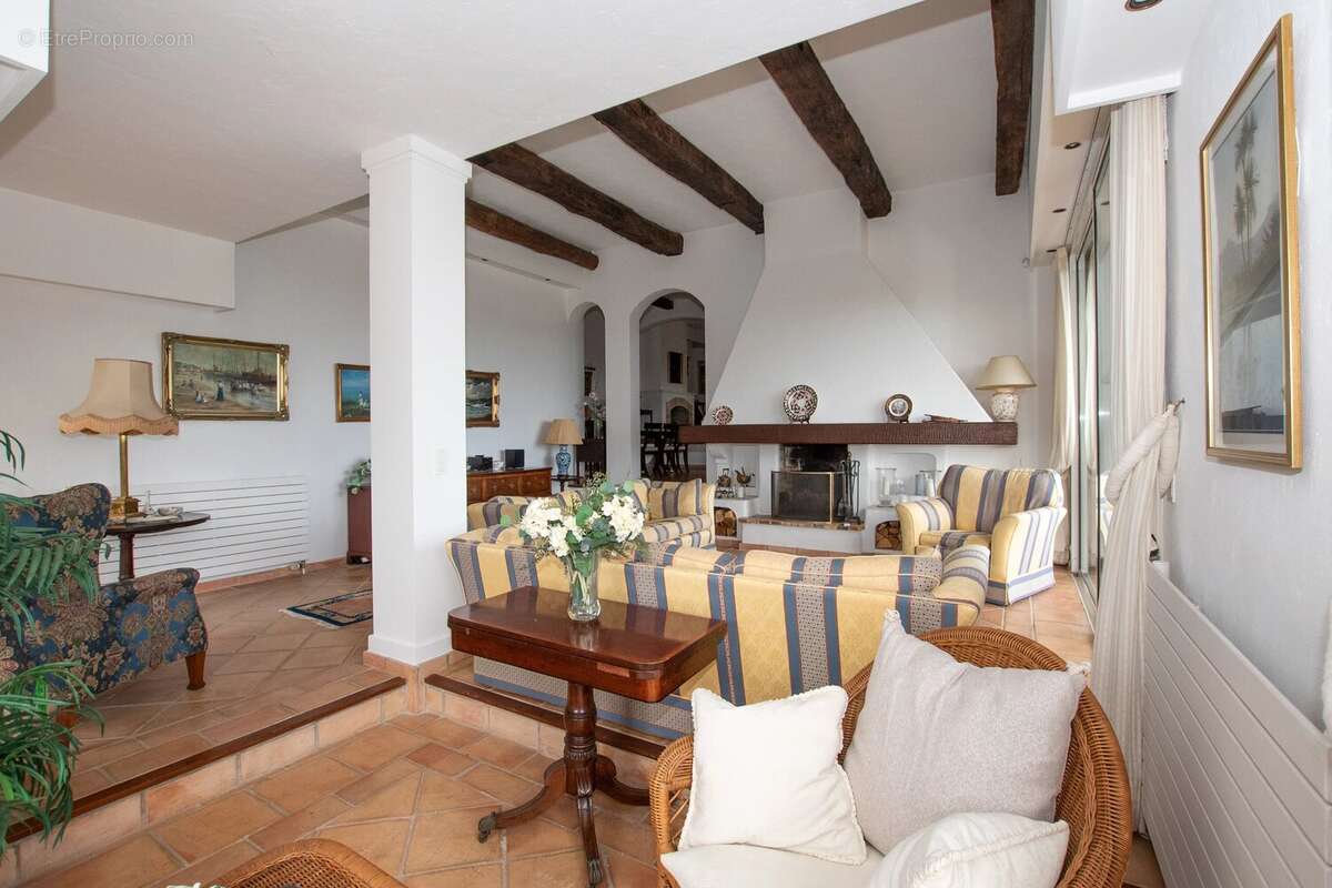 Maison à MANDELIEU-LA-NAPOULE