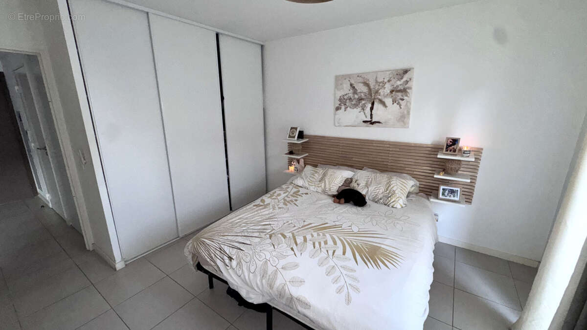 Appartement à CARROS