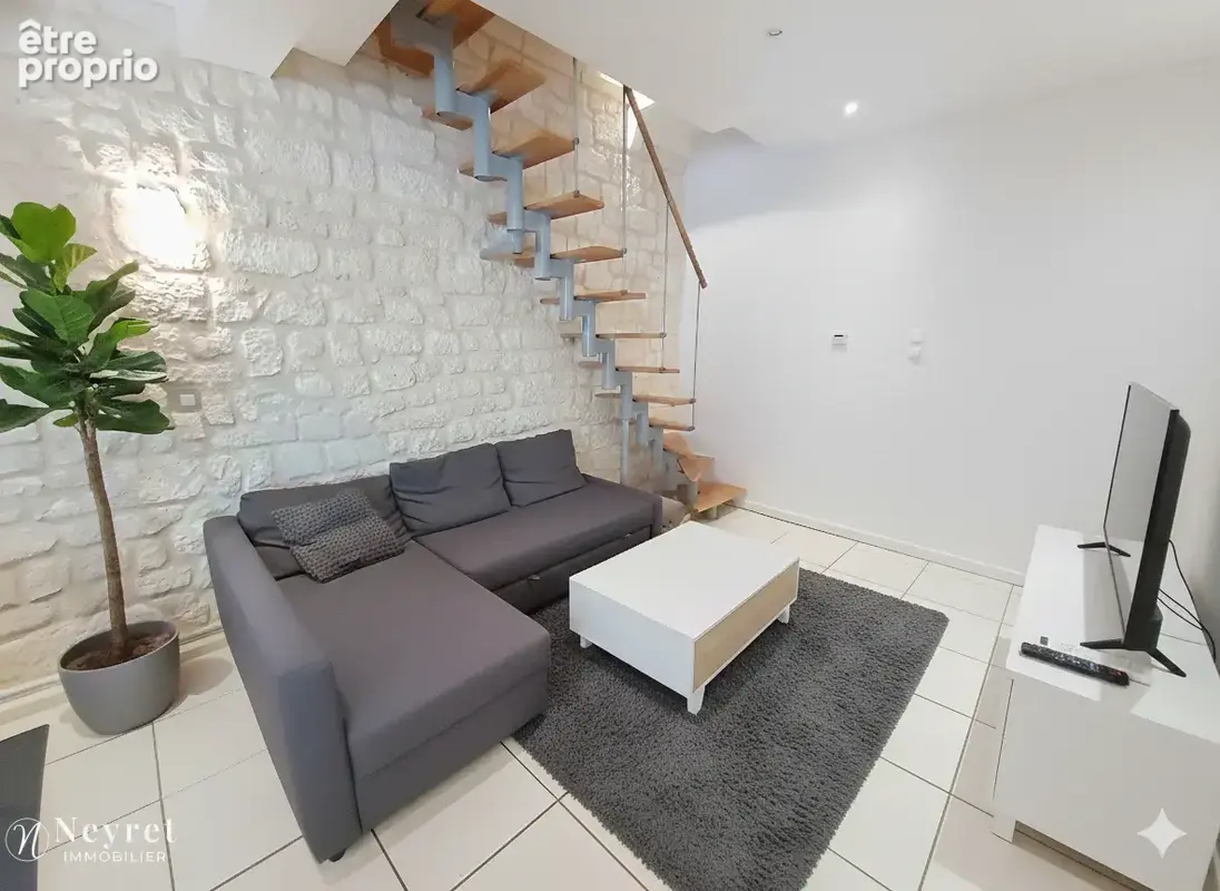 Maison de village de 127m2, 5 chambre en plein cœur de VOURLES - photo 3