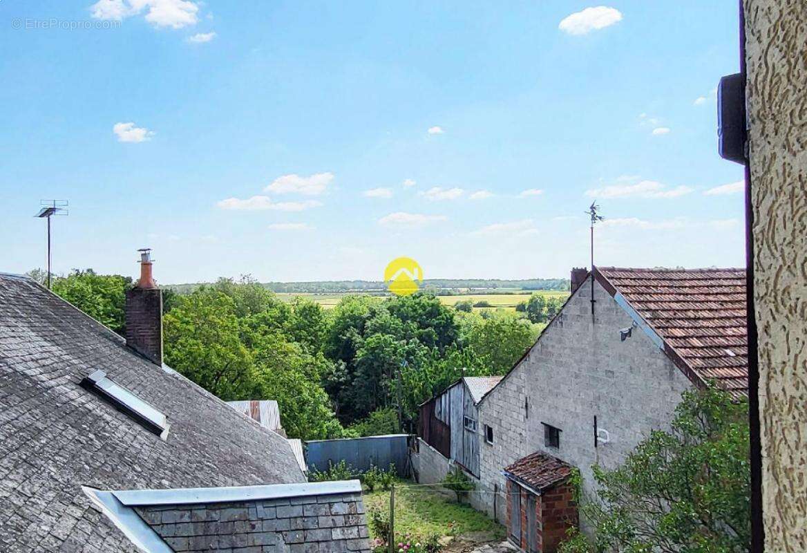 Maison à AUTRY-LE-CHATEL