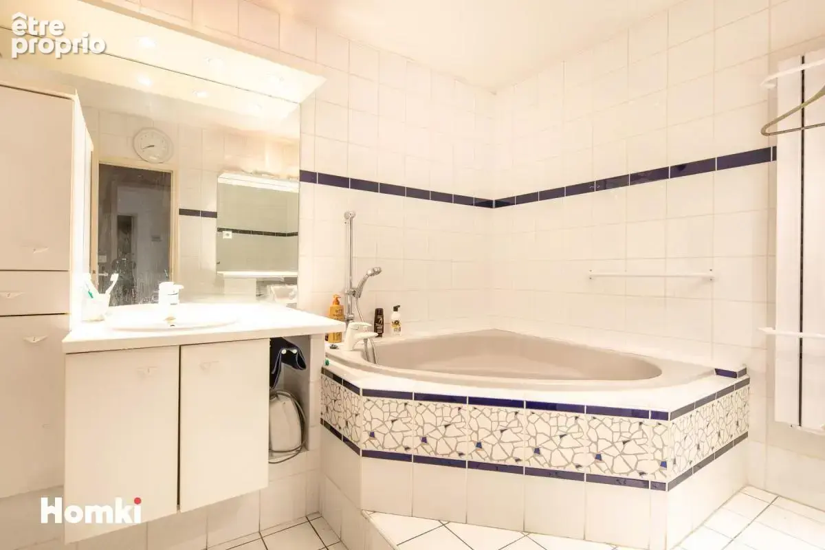 Appartement T3 de 92 m² à Grenoble 38000, Rue Thiers - photo 8