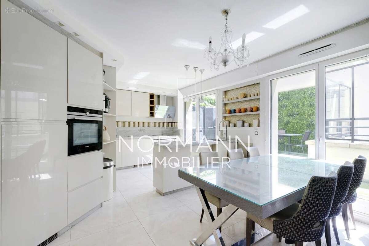 Appartement à LEVALLOIS-PERRET