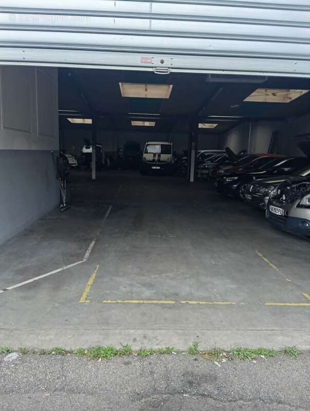 # investissement – entrepôt / local d'activité de 665 m² – villefranche-sur-saône (69400) - photo 2