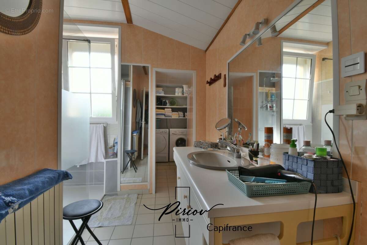 Propriété 5 chambres, dépendances, proche commerces et services - photo 18