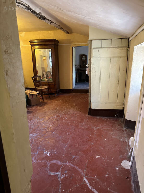 Maison à CASTAGNIERS