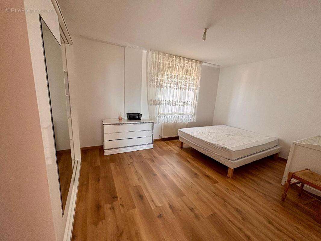 COUP DE COEUR À CHALLUY  Maison familiale de 130 m² avec terrain de 1 045 m² - photo 8