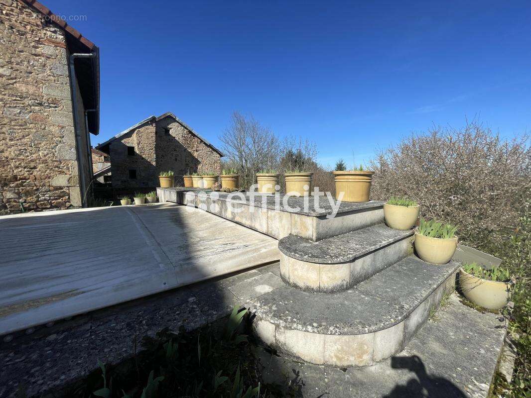 Maison à BUSSET