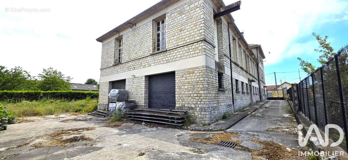 Appartement 617 m² à Varennes-Sur-Seine  - photo 3