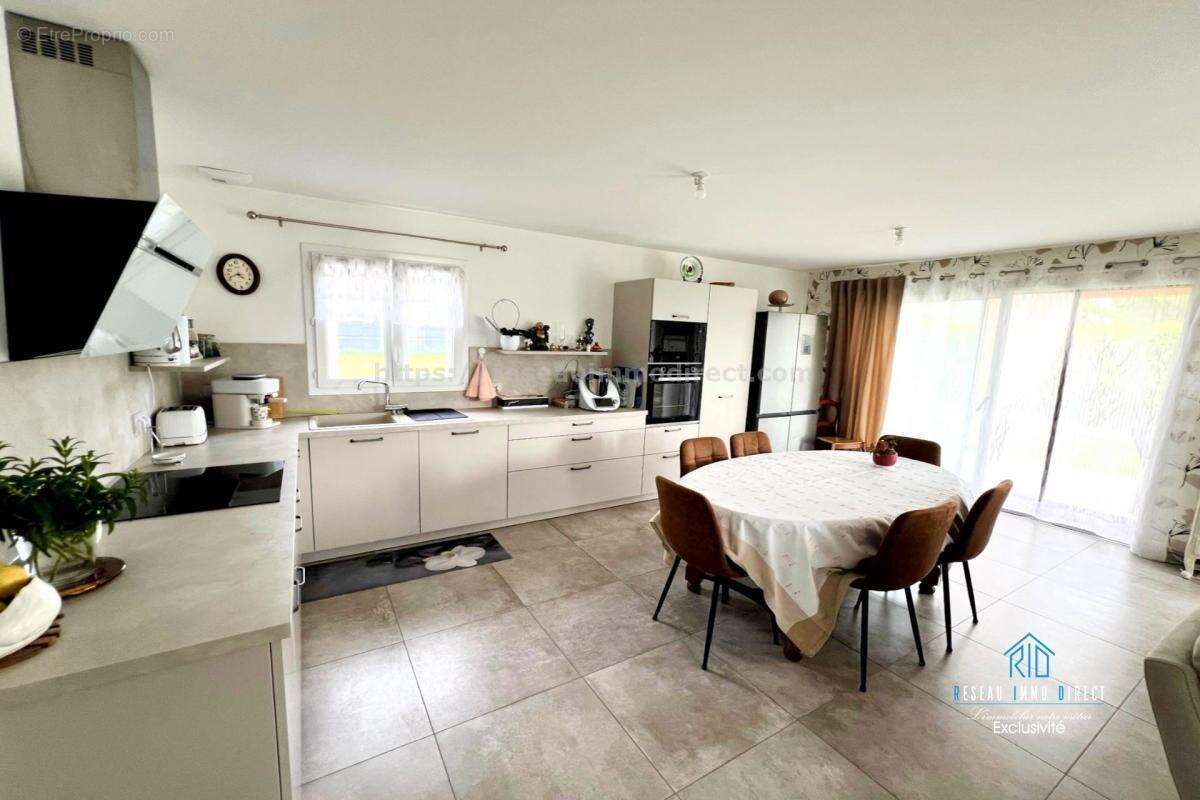 Maison à SAINT-SIMEON-DE-BRESSIEUX