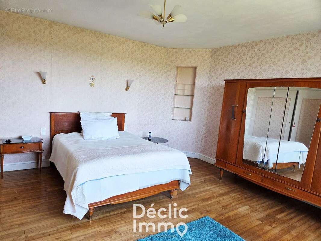 Maison avec studio indépendant et grandes dépendances  191 m² - photo 10
