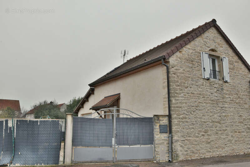 Maison à FLAGEY-ECHEZEAUX