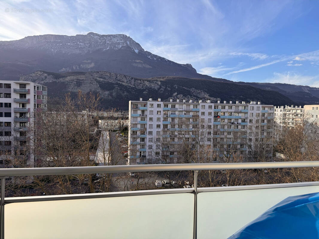 Appartement à LE PONT-DE-CLAIX