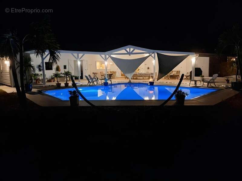 Villa d'exception de plain-pied 6 pièces, avec piscine, vue montagne – Le Gosier LE GOSIER (971) - photo 26