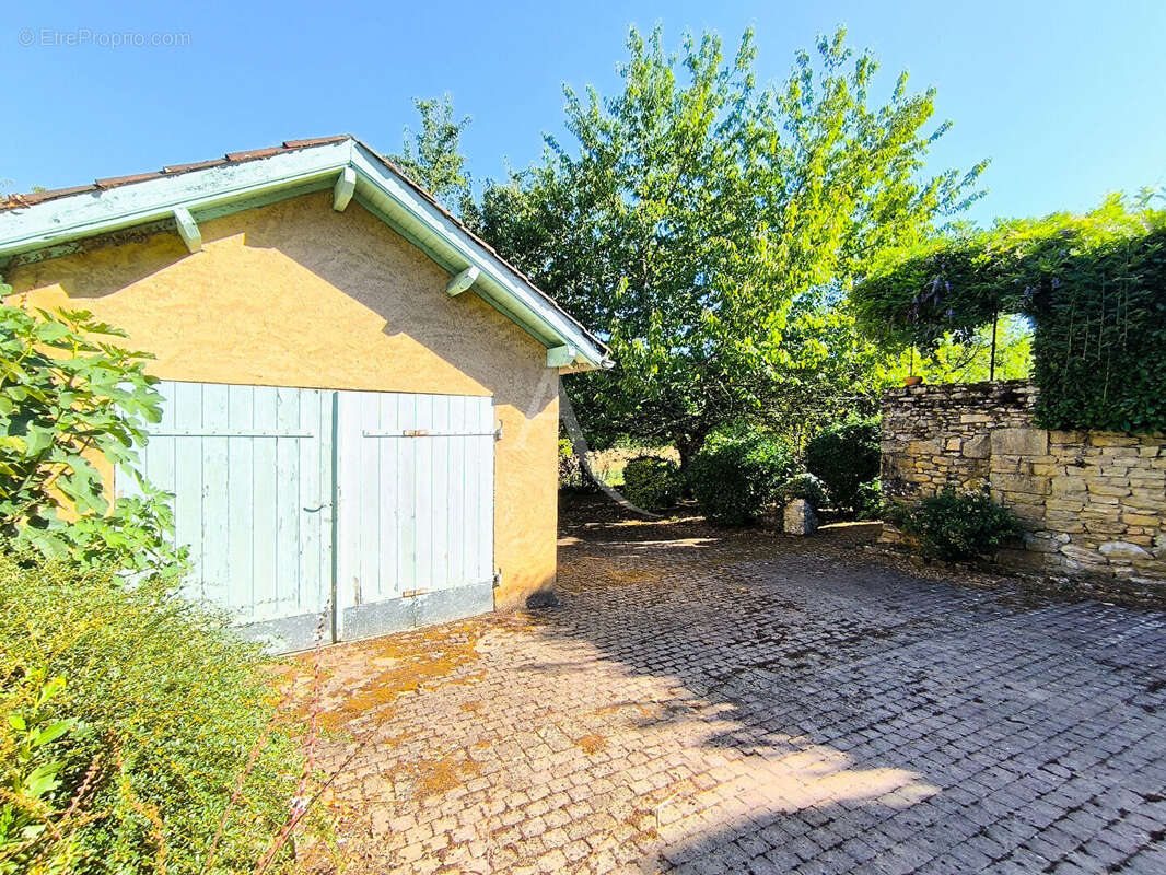 Maison Goujounac 2 chambres, garage, spacieux jardin - photo 10