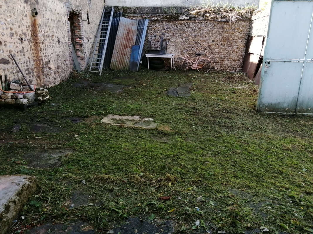 Autre à COURVILLE-SUR-EURE