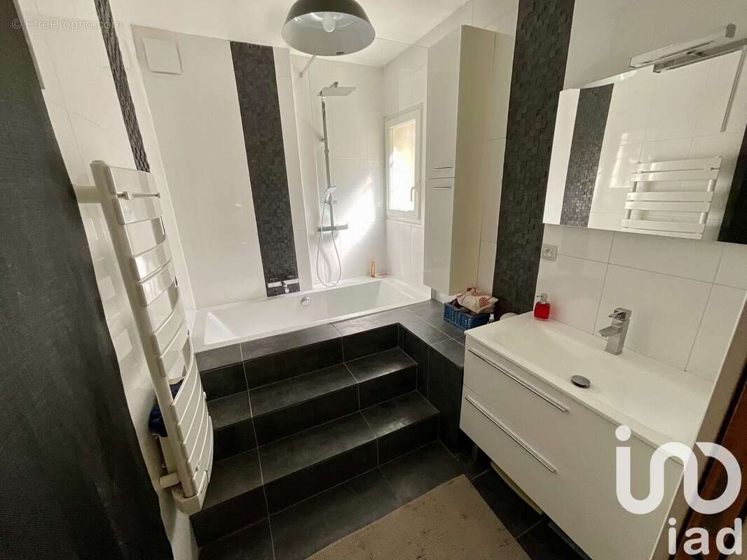 Photo 9 - Maison à TOUSSUS-LE-NOBLE