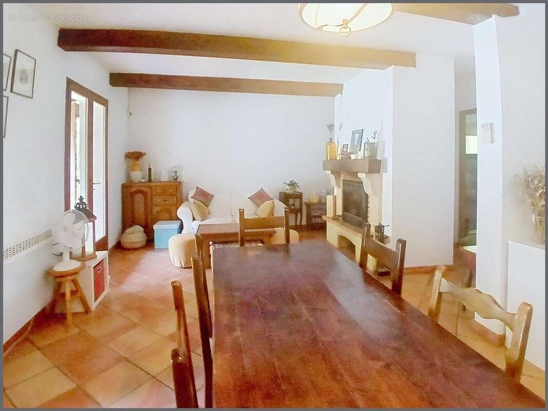 Maison 133 m² à Allemagne-En-Provence  - photo 3