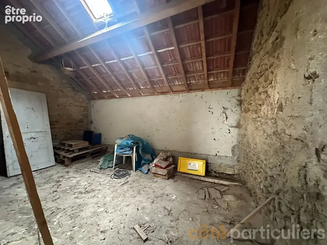 Maison avec grange  à ST AMAND MONTROND - photo 8