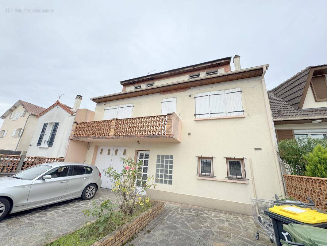 Maison à LE BLANC-MESNIL