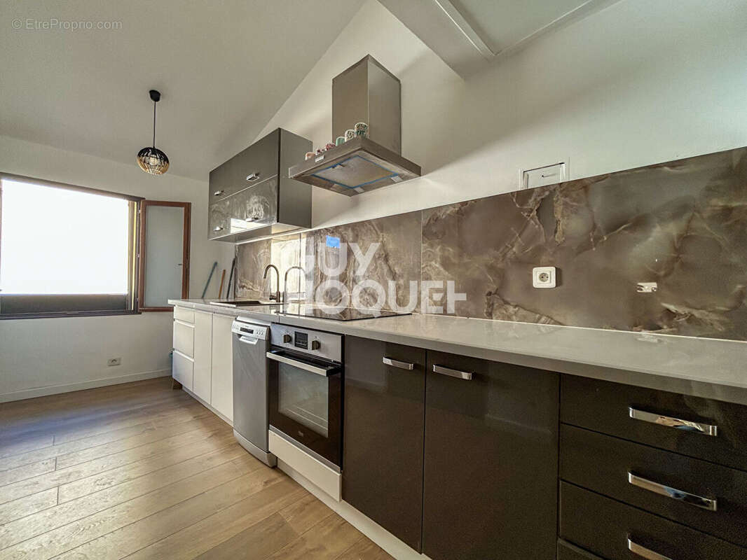 Appartement à L'ISLE-SUR-LA-SORGUE