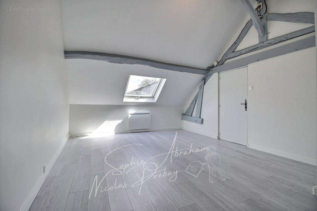 Maison en pierres avec cour et jardin - photo 12