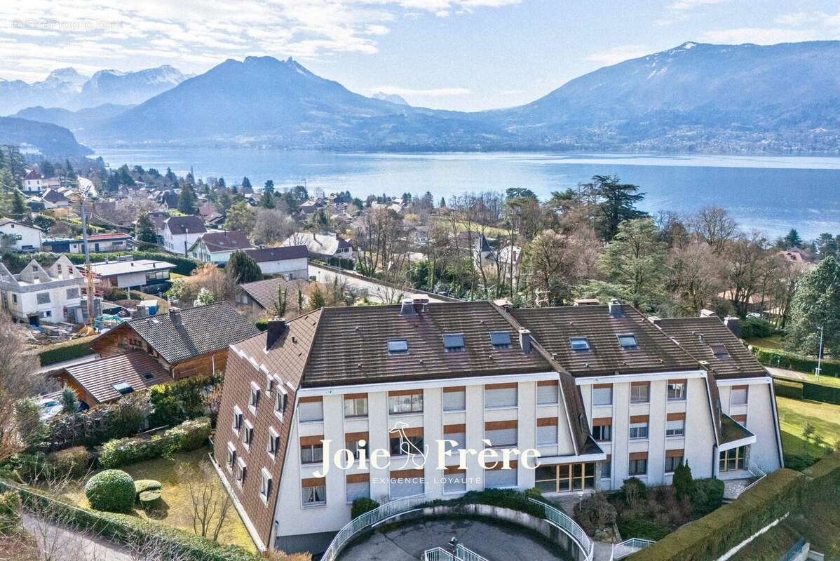 Appartement à VEYRIER-DU-LAC