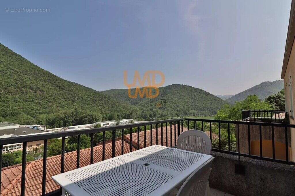 Appartement à AVENE