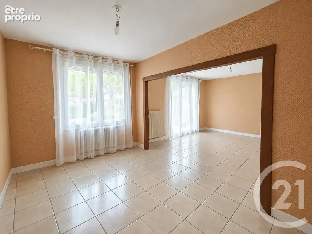 Maison 5 pièces 98 m² à vendre à Chalons-En-Champagne (51000) - photo 2