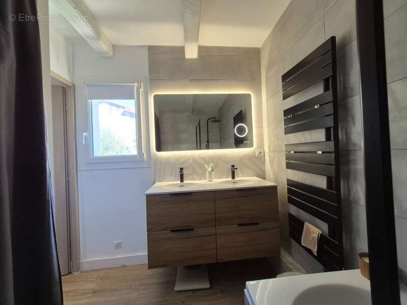 Maison à SOLLIES-TOUCAS