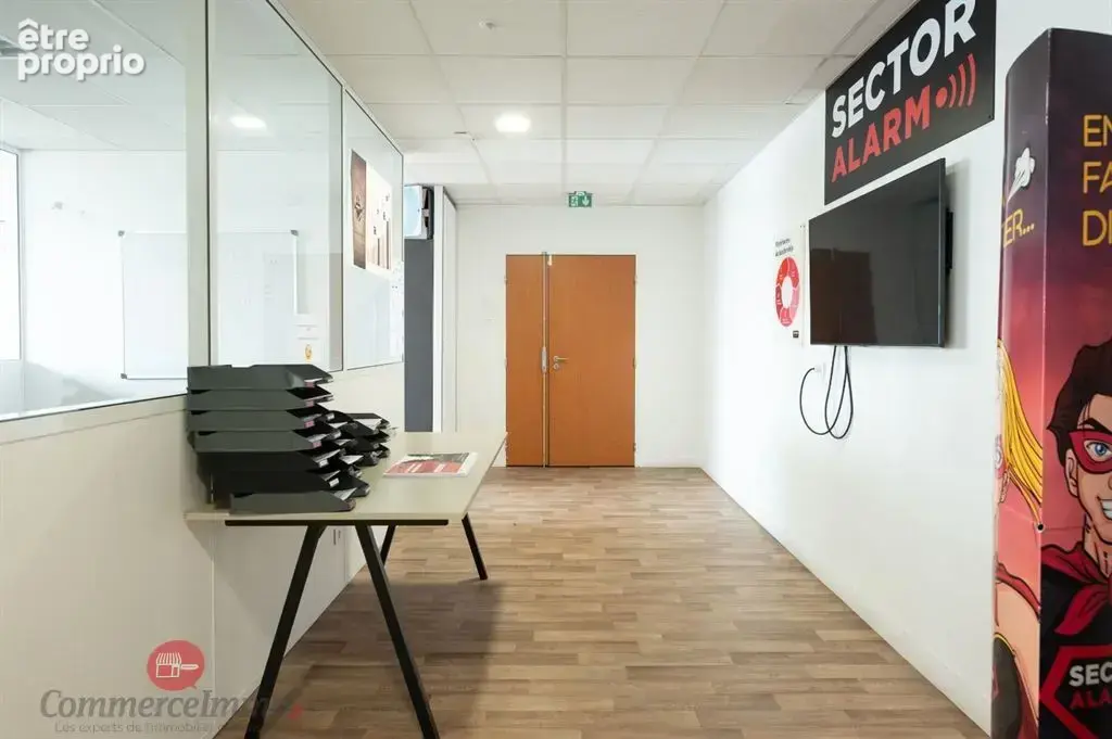 Murs d'un plateau de bureaux de 324 m2 à prix très concurentiel 530 000€ + 6 places de parkings - photo 6