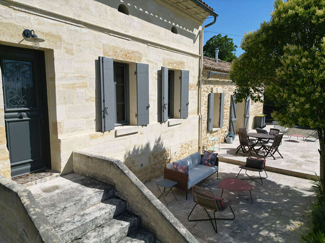 Maison à SAINT-EMILION