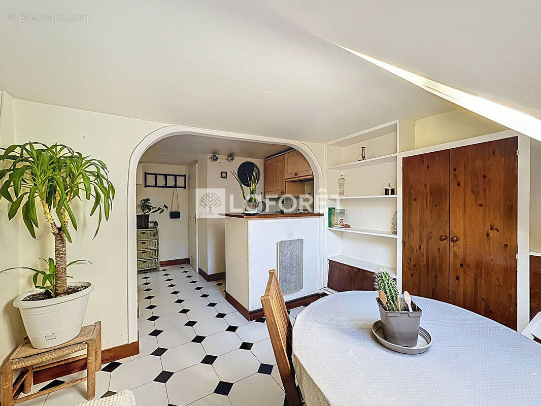 Appartement à PARIS-8E