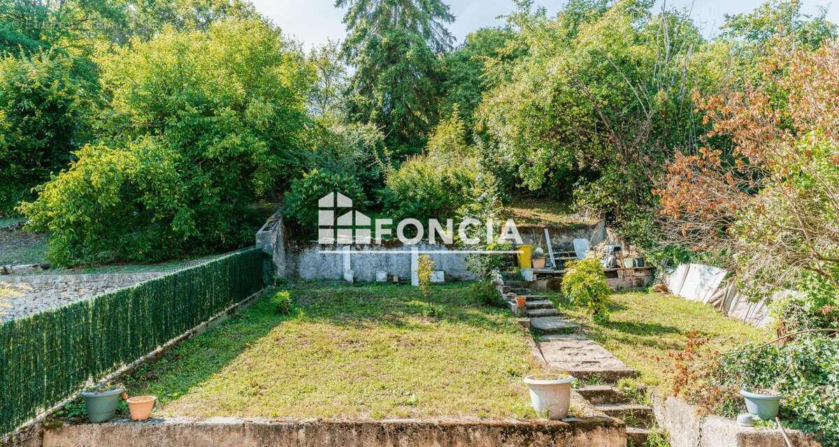 Appartement à CHATEL-SAINT-GERMAIN