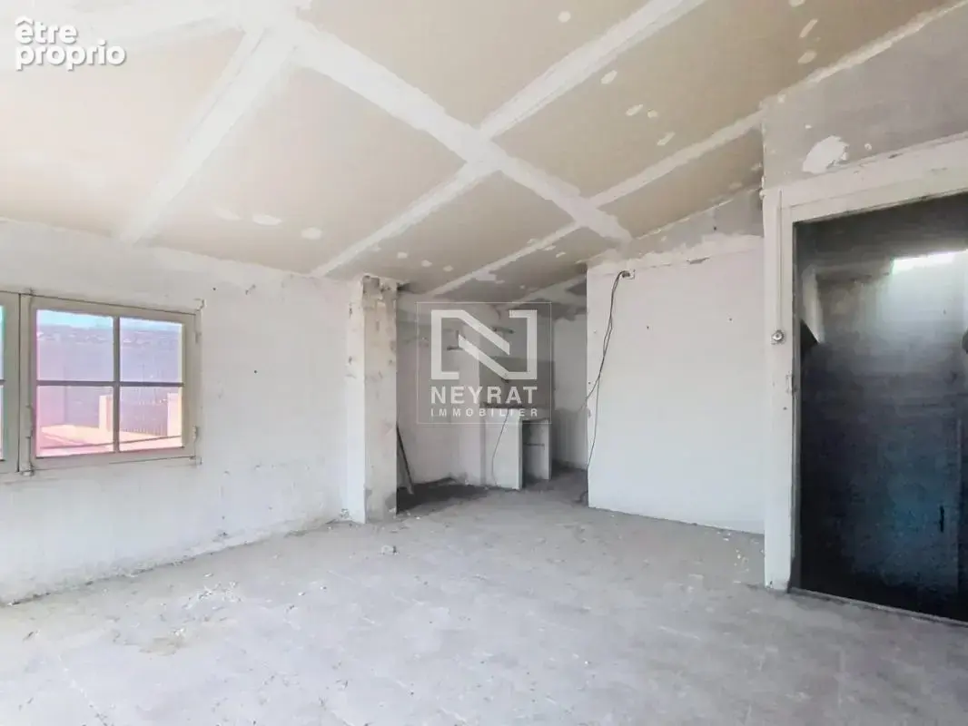 A vendre - draguignan maison a fort potentiel - deux garages - photo 8