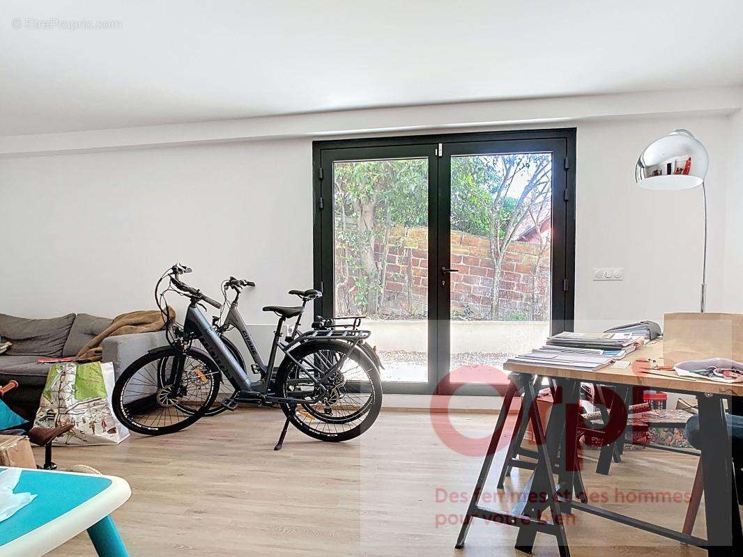 Maison à ISSY-LES-MOULINEAUX