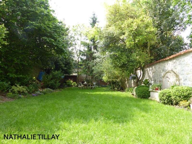 Orléans Dunois, maison bourgeoise à vendre, grand jardin et stationnements, parcelle 457 m² - photo 3