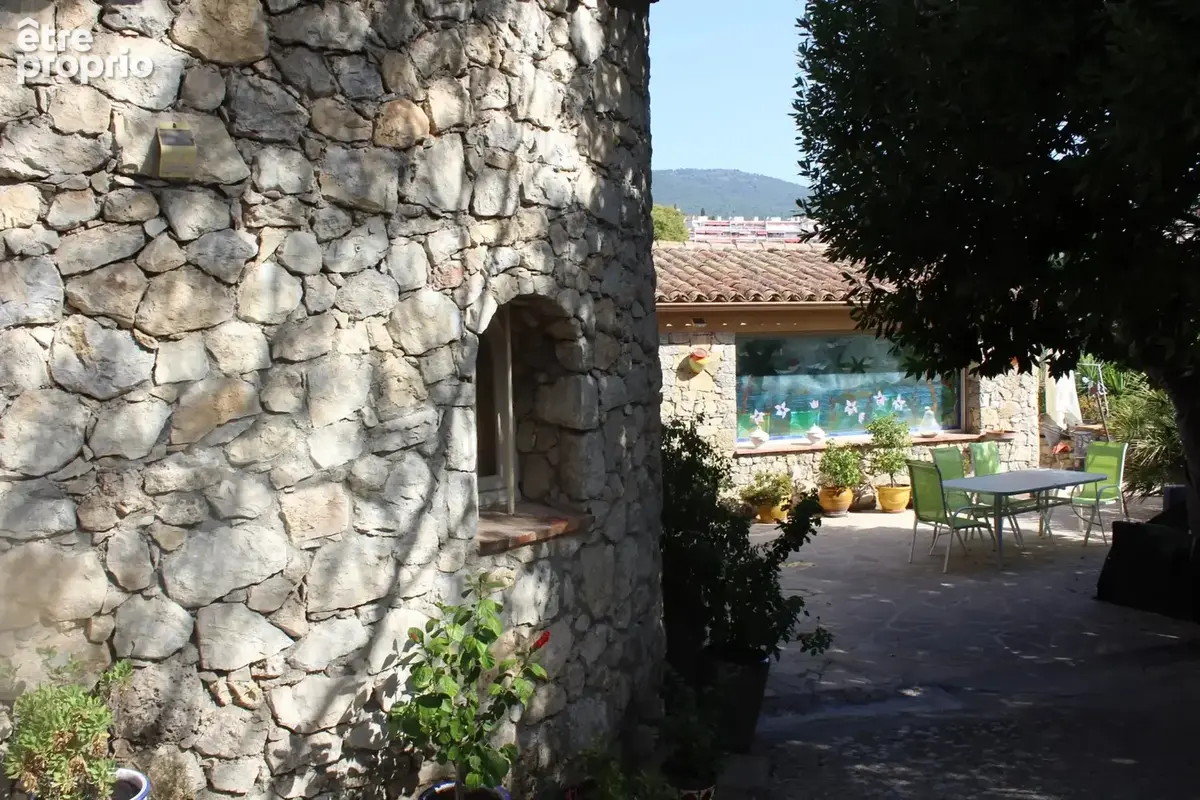 GRASSE ST JACQUES, Propriété de 2 villas - photo 4