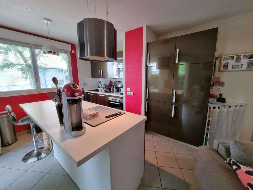 Appartement à DECINES-CHARPIEU