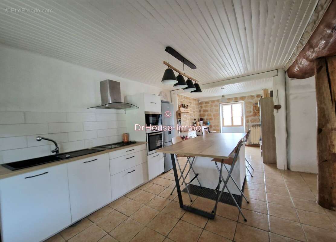 Maison à GEYSSANS