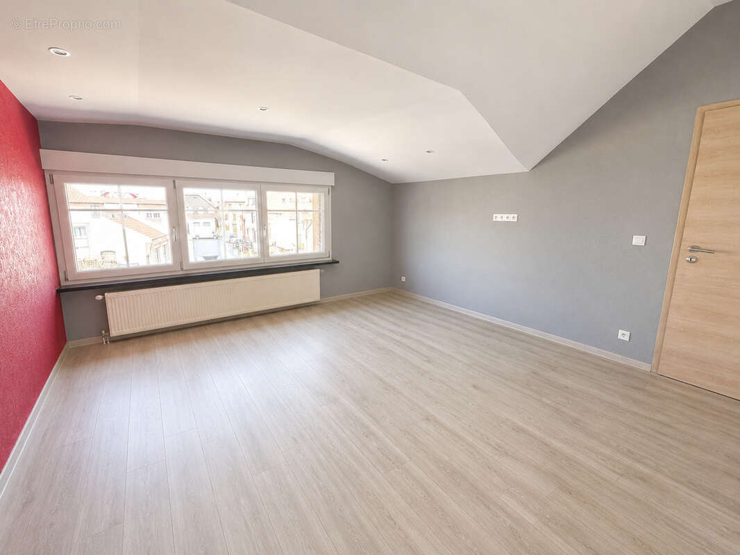 SARRALBE - Immeuble à gros potentiel de cashflow ! 6P + garage - photo 11