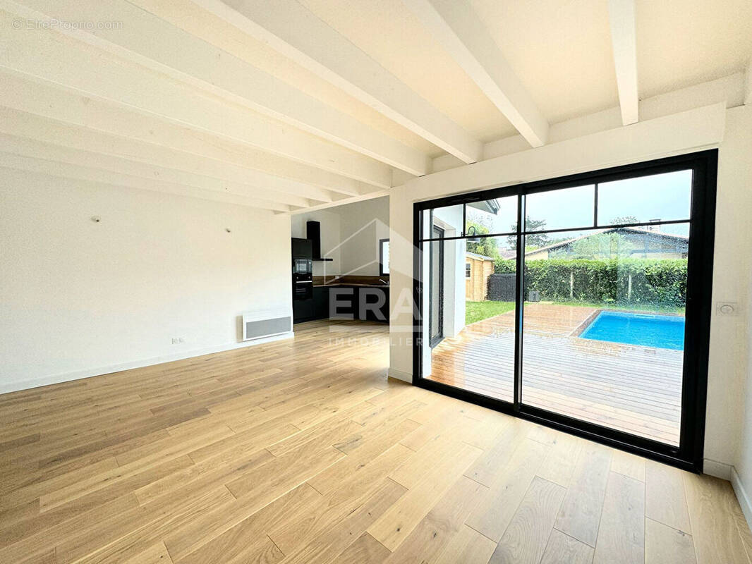 Maison à GUJAN-MESTRAS
