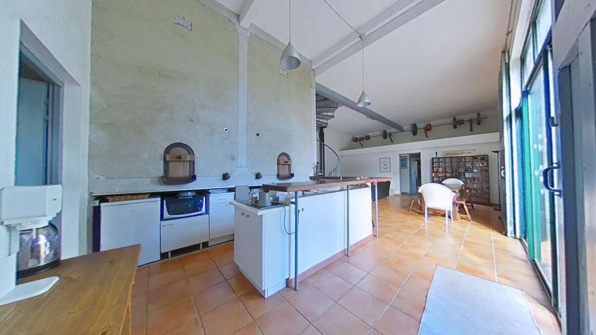 Maison à OUVEILLAN