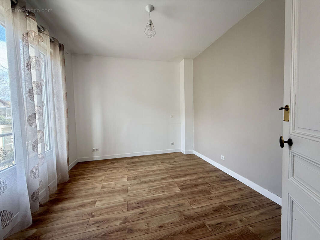 Maison de plain-pied rénovée - Secteur Sauvageon - photo 11