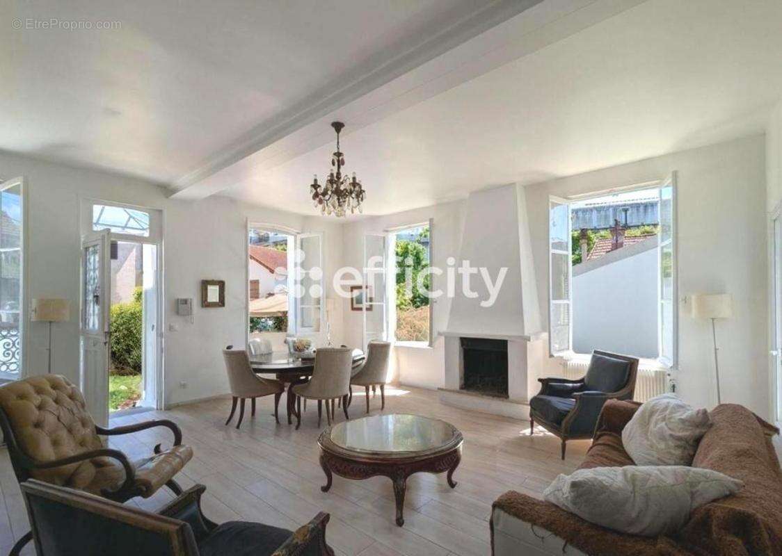 Maison à CHAMPIGNY-SUR-MARNE