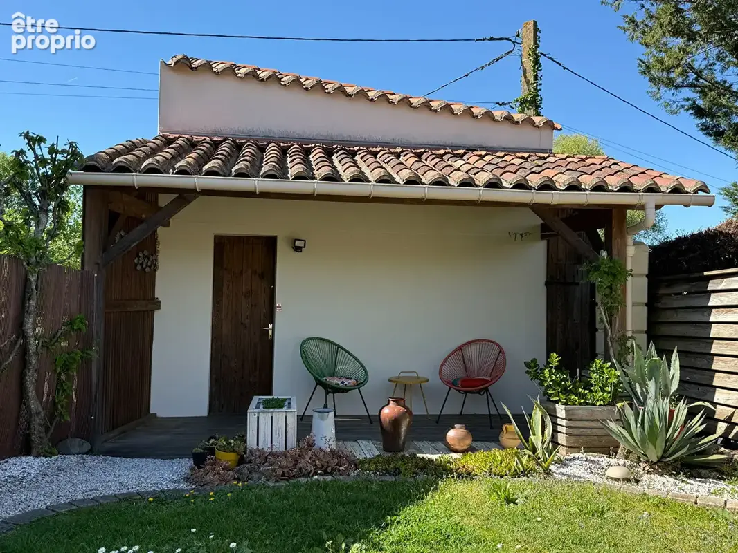 LUSSANT - Charentaise entièrement rénovée de 133 m² - 3 chambres - garage - jardin intime - photo 16