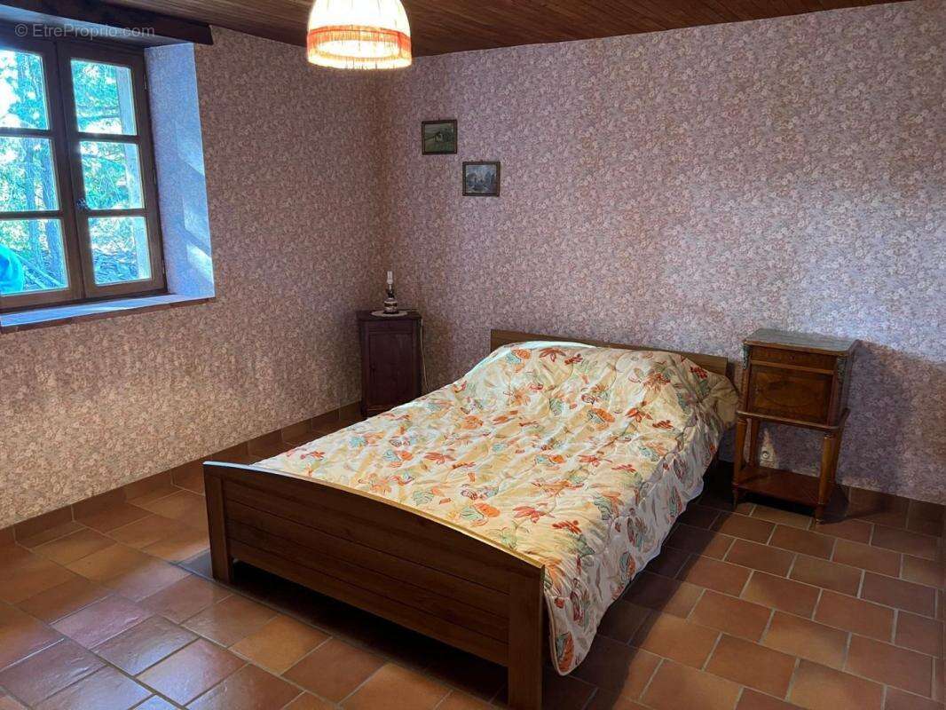 Maison à SAINTE-MERE