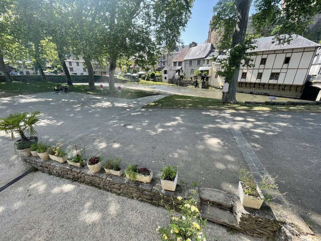 Maison à SEGUR-LE-CHATEAU