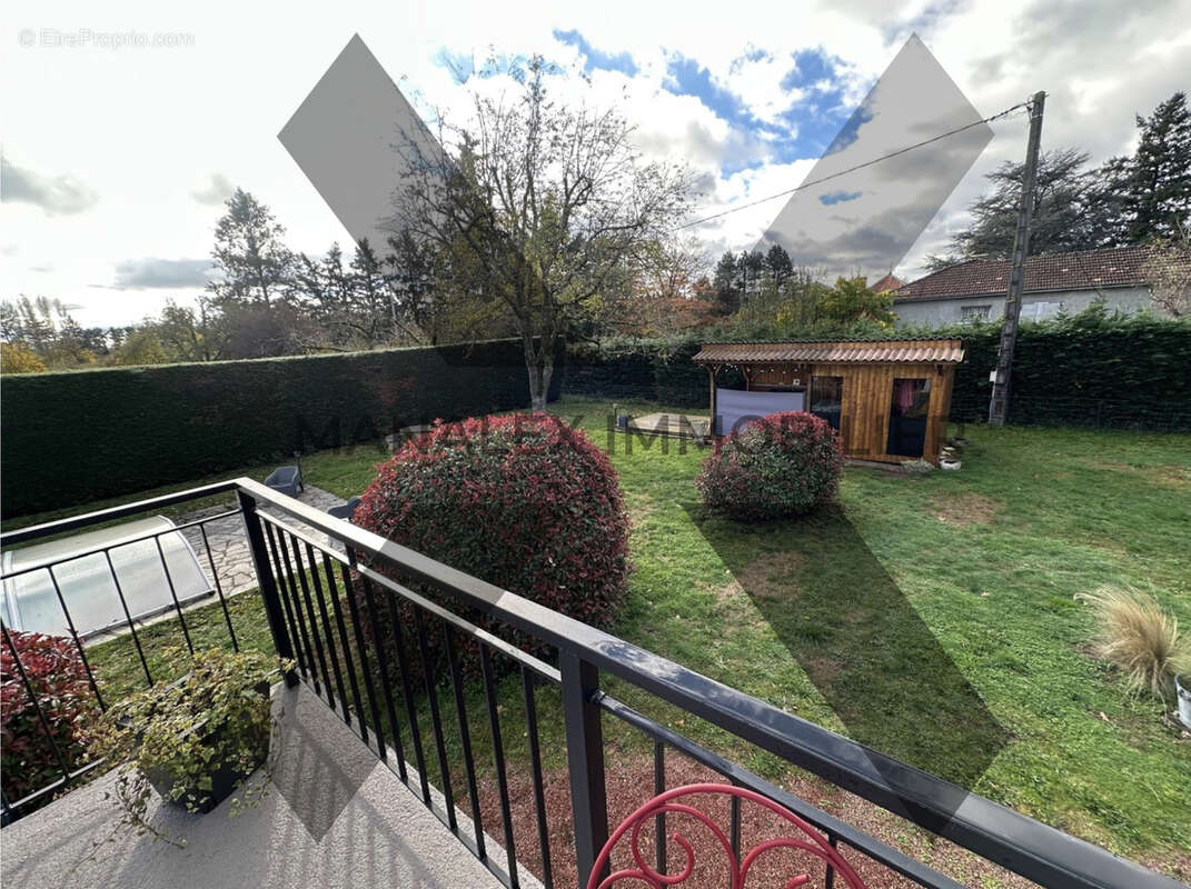 Maison à COMMELLE-VERNAY